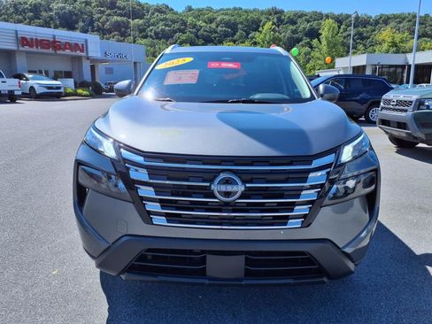 Certified 2025 Nissan Rogue SV w/ SV Premium Package image 12