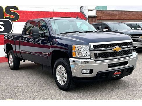 Used 2012 Chevrolet Silverado 2500 LT w/ Interior Plus Package image 12