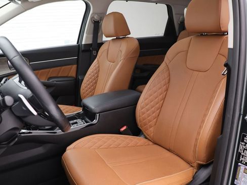 Used 2023 Kia Sorento SX Prestige image 16