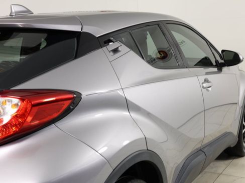 Used 2019 Toyota C-HR XLE image 40
