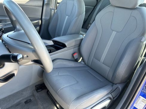 Used 2024 Hyundai Elantra SE image 19