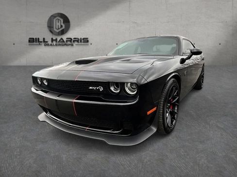 Used 2016 Dodge Challenger SRT Hellcat RWD image 1