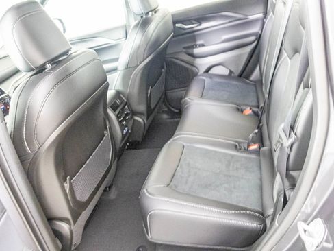 New 2025 Jeep Grand Cherokee Altitude image 28