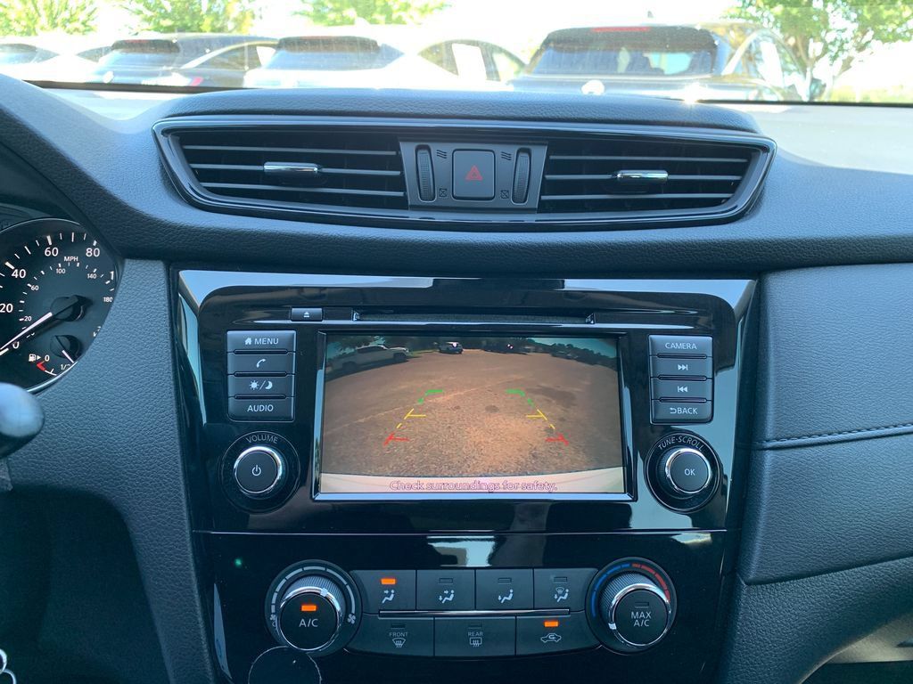 Used 2019 Nissan Rogue S w/ Special Edition Package FWD image 19