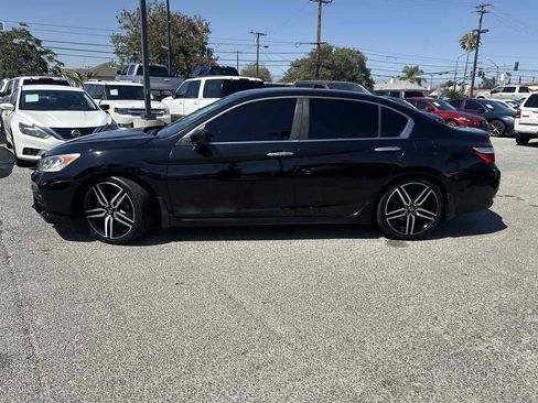 Used 2017 Honda Accord Sport image 2