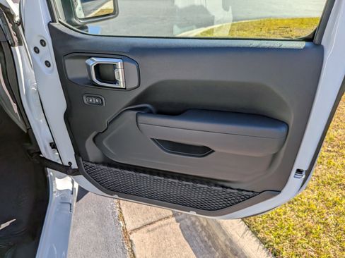 New 2026 Jeep Wrangler Unlimited Sport AWD/4WD image 29