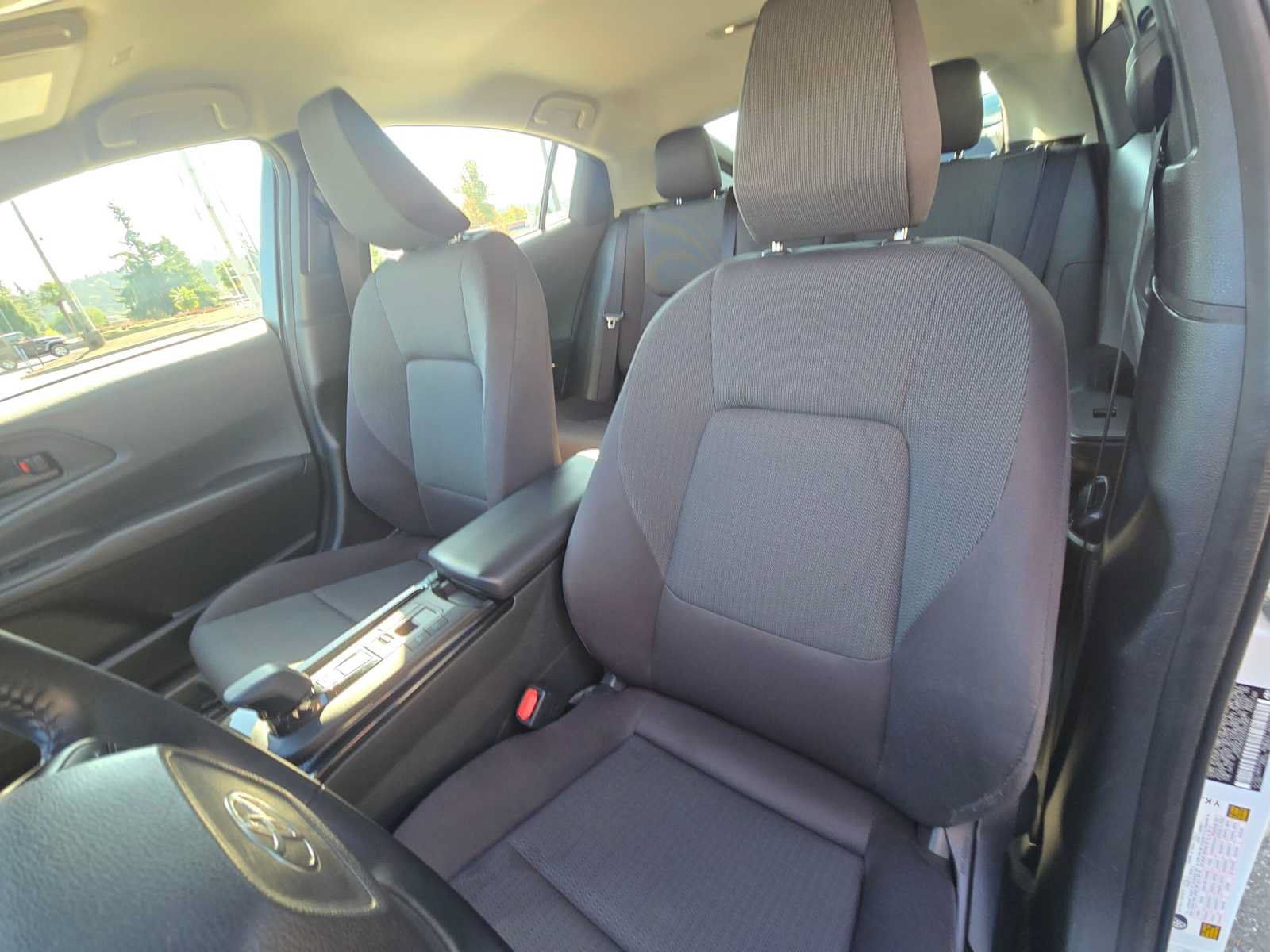 Certified 2025 Toyota Prius LE FWD image 22