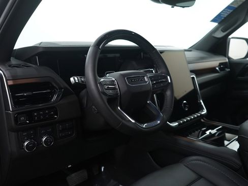 Used 2025 GMC Yukon Denali w/ Denali Reserve Package image 18