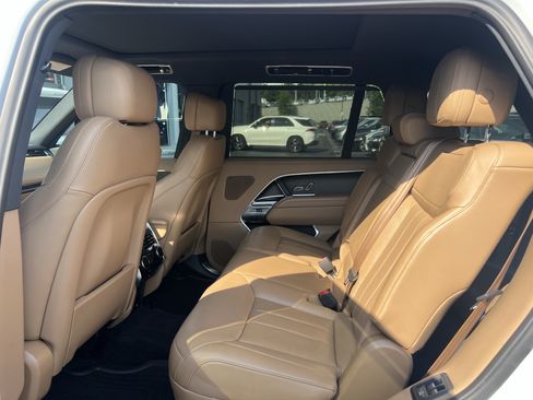 Certified 2024 Land Rover Range Rover Long Wheelbase SE AWD/4WD image 33