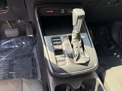Used 2023 Honda CR-V LX image 17