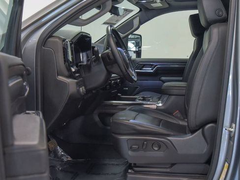Used 2024 Chevrolet Silverado 3500 LTZ w/ LTZ Plus Package AWD/4WD image 2