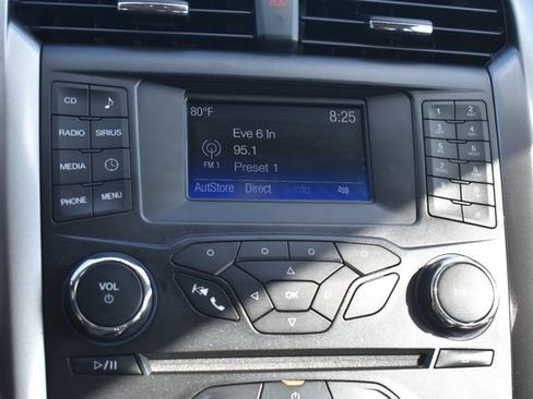 Used 2017 Ford Fusion SE FWD image 25