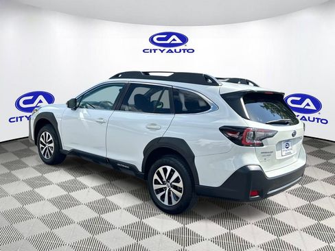Used 2023 Subaru Outback Premium AWD/4WD image 5