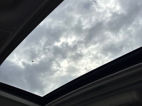 Used 2013 Chevrolet Suburban LTZ image 21