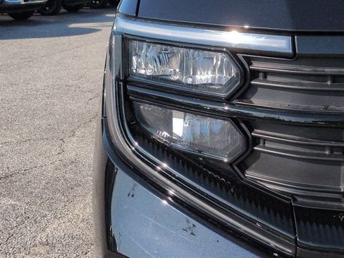 Used 2025 Ford Expedition Active RWD image 9