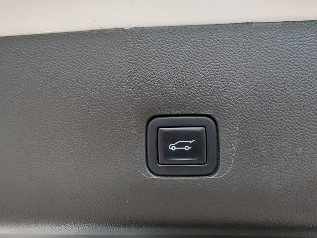 Used 2021 Chevrolet Traverse RS AWD/4WD image 40