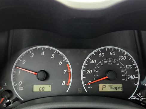 Used 2013 Toyota Corolla LE FWD image 26