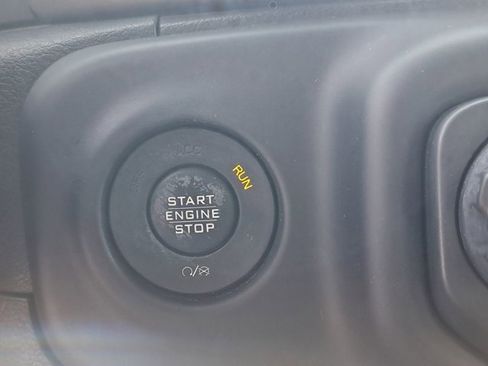 Used 2018 Jeep Wrangler Unlimited Sahara image 34