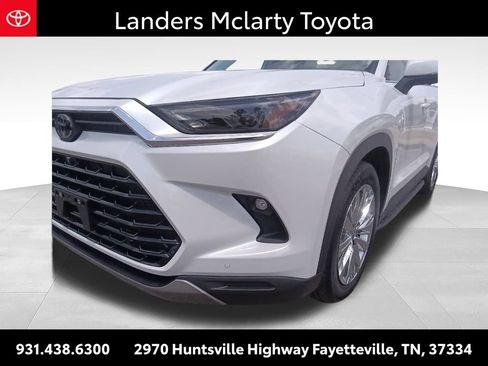 Used 2025 Toyota Grand Highlander AWD image 9