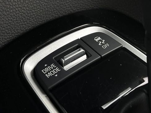 Used 2025 Toyota Corolla XSE image 20