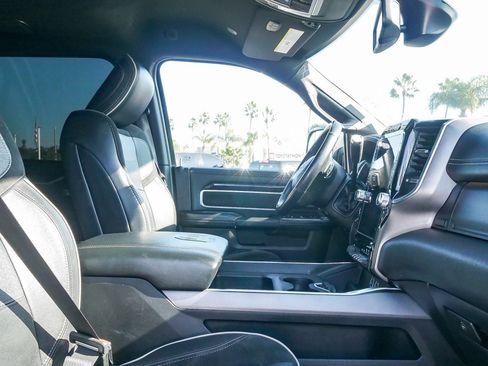 Used 2020 RAM 2500 Laramie w/ Night Edition image 16