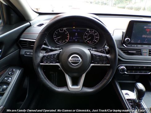 Used 2021 Nissan Altima 2.5 SR FWD image 13