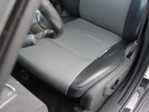 Used 2010 Jeep Grand Cherokee Laredo image 31