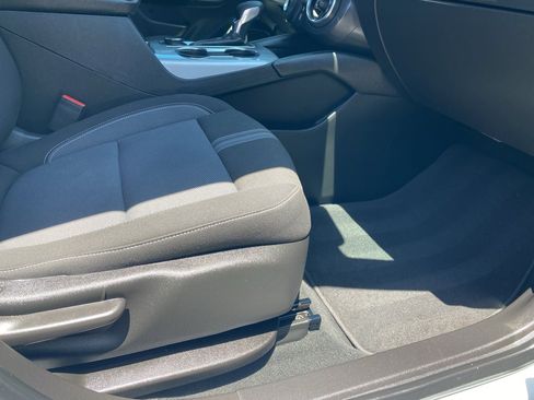 Used 2023 Chevrolet Blazer LT image 13