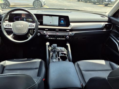 Used 2025 Kia Telluride S FWD image 11