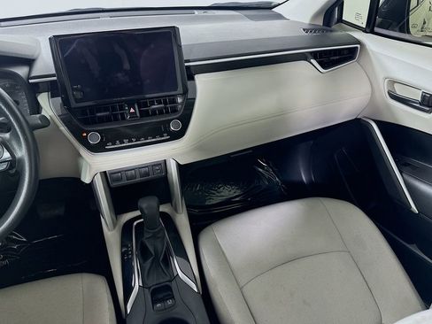Used 2024 Toyota Corolla Cross L image 19