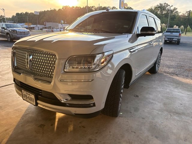 Used 2020 Lincoln Navigator Reserve w/ Luxury Package AWD/4WD image 3