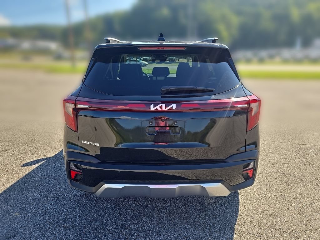 Used 2025 Kia Seltos EX w/ EX Sunroof Package FWD image 12