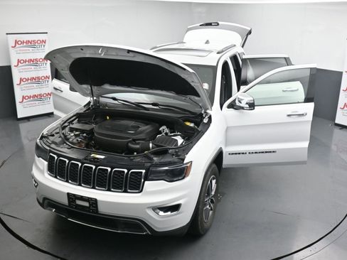 Used 2020 Jeep Grand Cherokee Limited w/ Premium Lighting Group AWD/4WD image 37