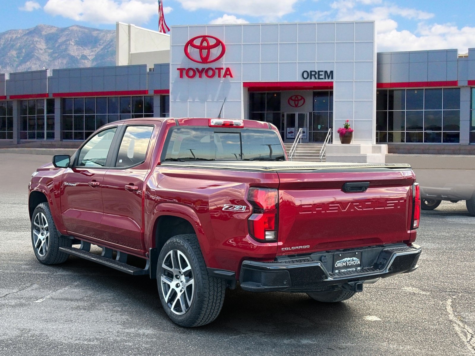 Used 2023 Chevrolet Colorado Z71 w/ Z71 Convenience Package 2 AWD/4WD image 6