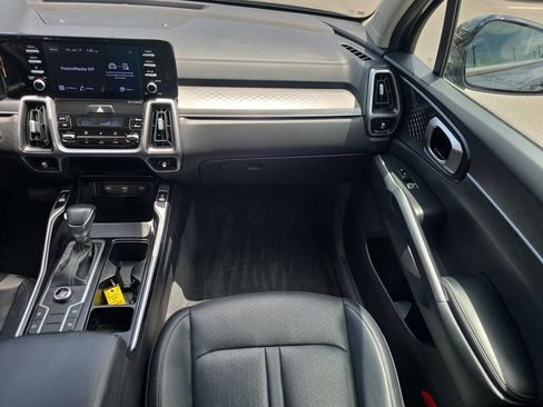 Used 2021 Kia Sorento S w/ Panoramic Sunroof Package AWD/4WD image 16