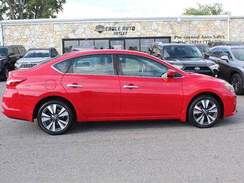 Used 2019 Nissan Sentra SV w/ Special Edition Package FWD image 7