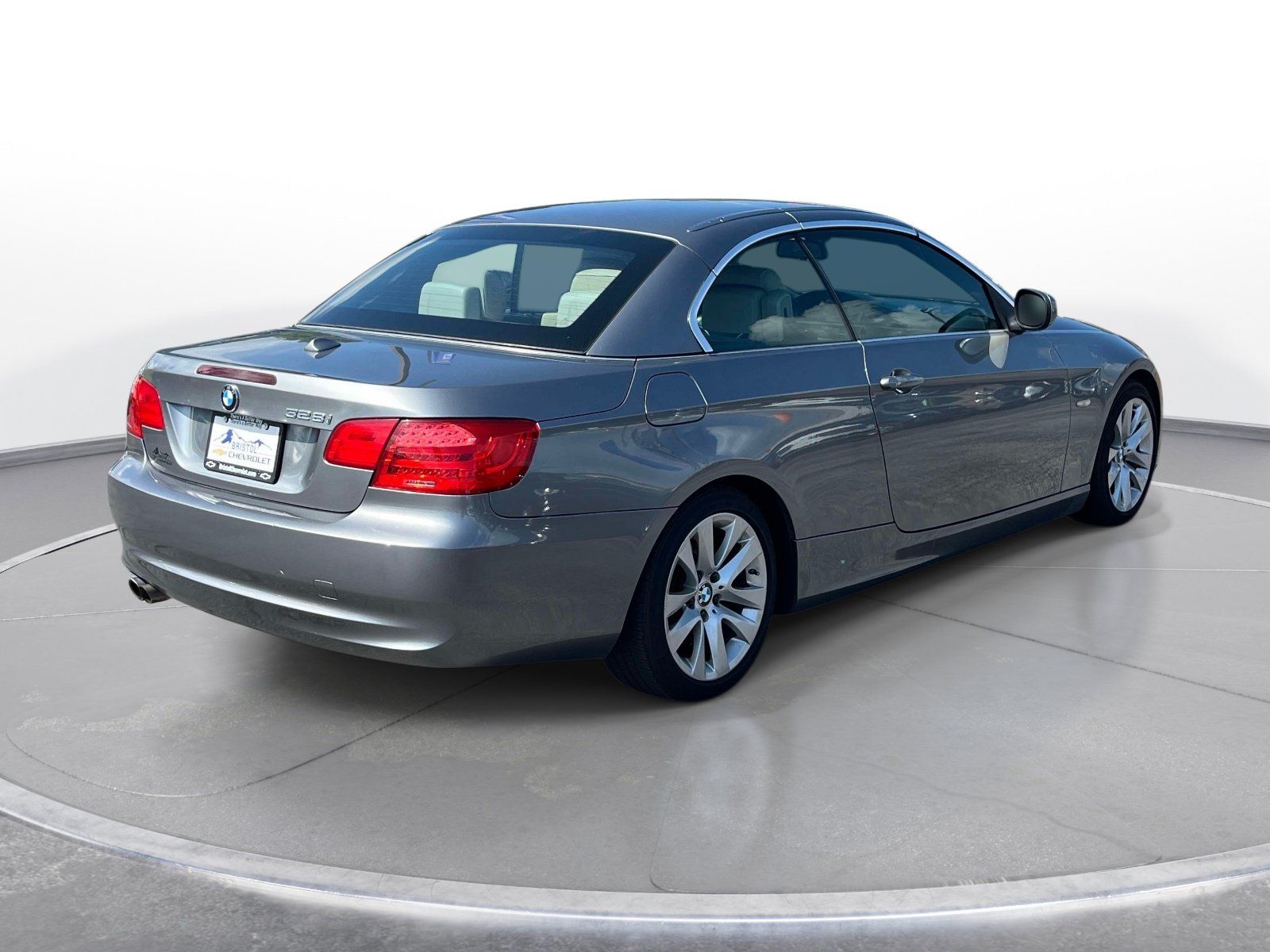 Used 2013 BMW 328i Convertible RWD image 4