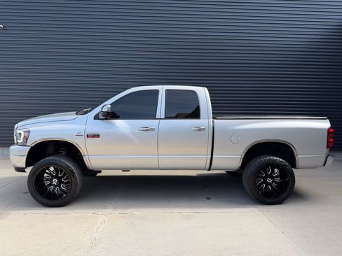 Used 2009 Dodge Ram 2500 Truck SLT w/ Trailer Tow Group AWD/4WD image 11