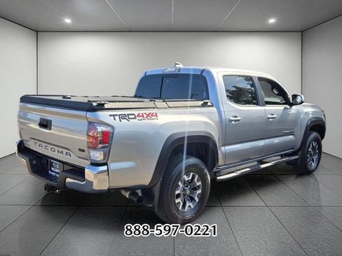 Used 2022 Toyota Tacoma TRD Off-Road AWD/4WD image 5