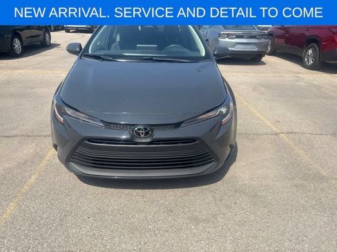 Used 2025 Toyota Corolla LE FWD image 3