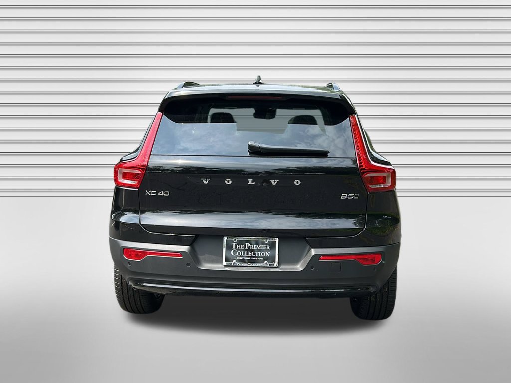 New 2026 Volvo XC40 B5 Core w/ Protection Package Premier AWD/4WD image 5