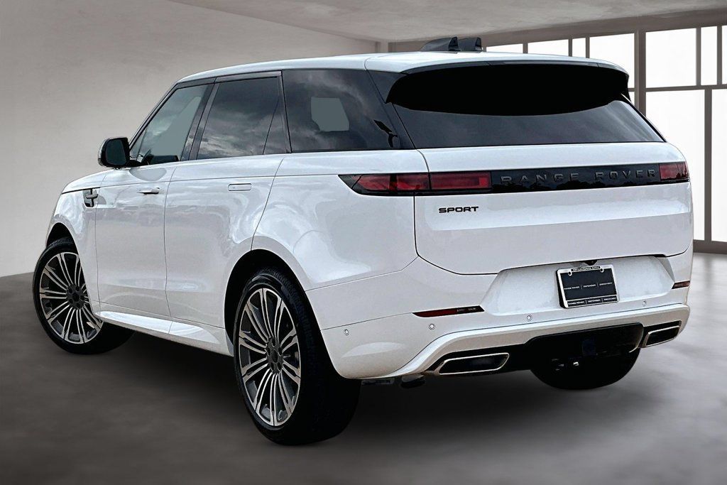 New 2026 Land Rover Range Rover Sport Dynamic SE AWD/4WD image 3