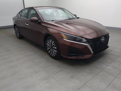 Used 2023 Nissan Altima 2.5 SV image 13