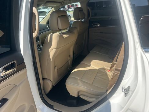 Used 2016 Jeep Grand Cherokee Limited AWD/4WD image 16