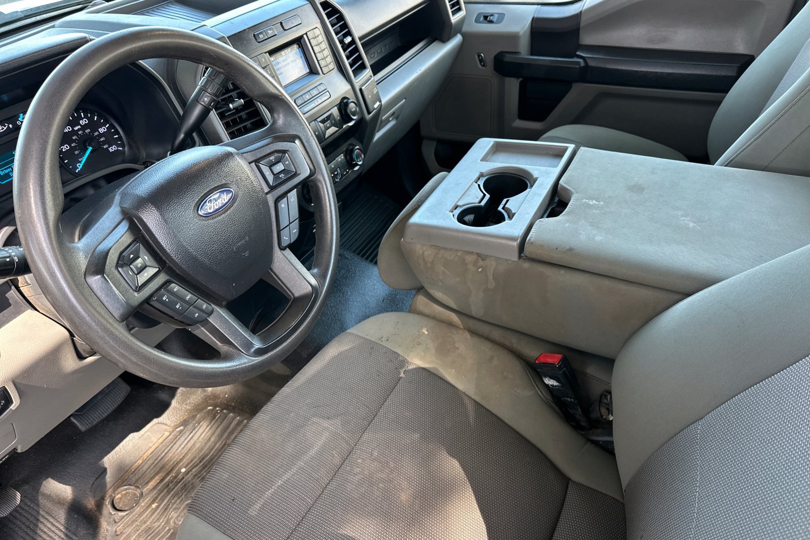Used 2022 Ford F550 2WD Regular Cab Super Duty image 9