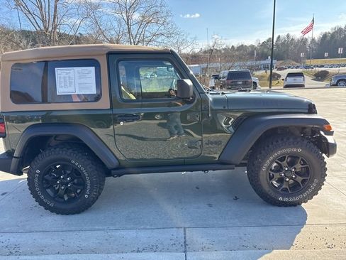 Used 2022 Jeep Wrangler Willys image 4