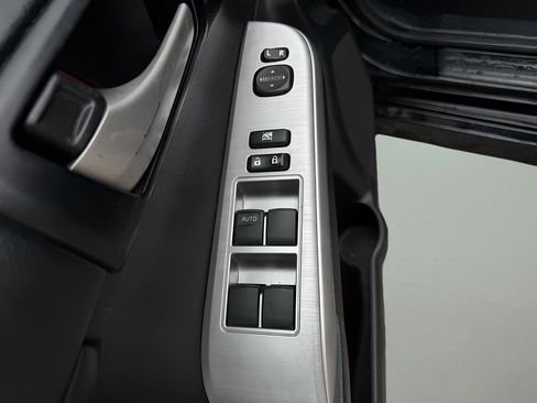 Used 2014 Toyota Camry SE FWD image 16