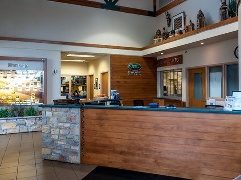 Certified 2025 Land Rover Discovery Metropolitan Edition image 31