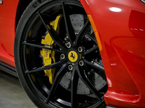 Used 2018 Ferrari 812 Superfast RWD image 3