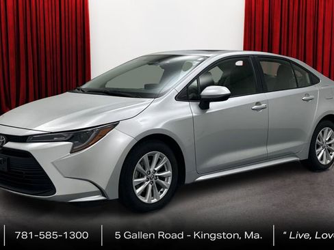 Used 2023 Toyota Corolla LE w/ LE Premium Package FWD image 1